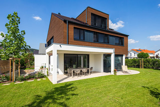 Einfamilenhaus mit Garage und Carport in Owingen