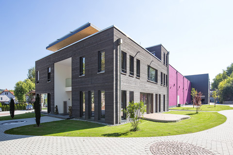 Bürogebäude mit Produktions-und Lagerhallen | Seiler